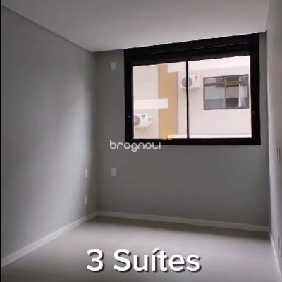 Apartamento com 123m², 3 quartos (sendo 3 suítes), 2 garagens, no bairro Jurerê Internacional em Florianópolis