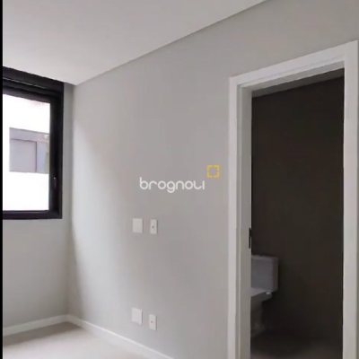 Apartamento com 123m², 3 quartos (sendo 3 suítes), 2 garagens, no bairro Jurerê Internacional em Florianópolis