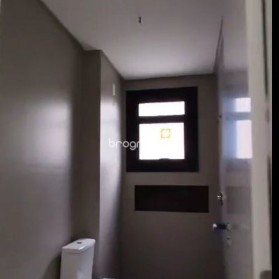 Apartamento com 123m², 3 quartos (sendo 3 suítes), 2 garagens, no bairro Jurerê Internacional em Florianópolis