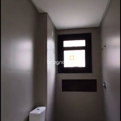 Apartamento com 123m², 3 quartos (sendo 3 suítes), 2 garagens, no bairro Jurerê Internacional em Florianópolis