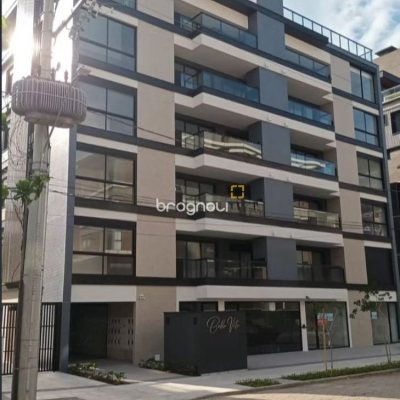 Apartamento com 123m², 3 quartos (sendo 3 suítes), 2 garagens, no bairro Jurerê Internacional em Florianópolis