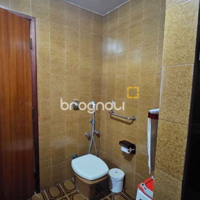 Apartamento com 211m², 4 quartos (sendo 1 suíte), 2 garagens, no bairro Centro em Florianópolis