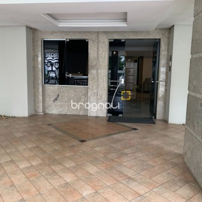 Apartamento com 81m², 3 quartos (sendo 1 suíte), 1 garagem, no bairro Centro em Florianópolis