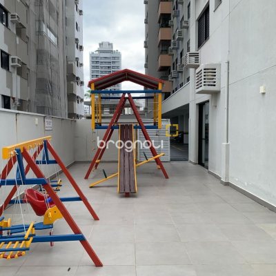 Apartamento com 81m², 3 quartos (sendo 1 suíte), 1 garagem, no bairro Centro em Florianópolis