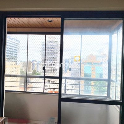 Apartamento com 81m², 3 quartos (sendo 1 suíte), 1 garagem, no bairro Centro em Florianópolis
