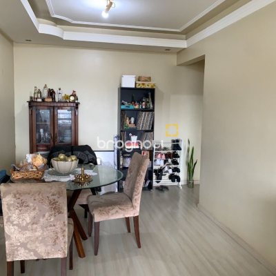Apartamento com 81m², 3 quartos (sendo 1 suíte), 1 garagem, no bairro Centro em Florianópolis