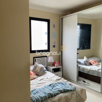 Apartamento com 81m², 3 quartos (sendo 1 suíte), 1 garagem, no bairro Centro em Florianópolis