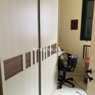 Apartamento com 81m², 3 quartos (sendo 1 suíte), 1 garagem, no bairro Centro em Florianópolis