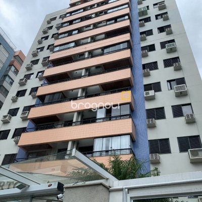 Apartamento com 81m², 3 quartos (sendo 1 suíte), 1 garagem, no bairro Centro em Florianópolis