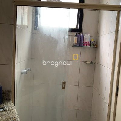 Apartamento com 81m², 3 quartos (sendo 1 suíte), 1 garagem, no bairro Centro em Florianópolis