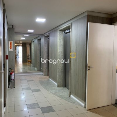 Apartamento com 81m², 3 quartos (sendo 1 suíte), 1 garagem, no bairro Centro em Florianópolis