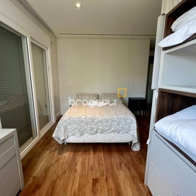 Casa com 385m², 5 quartos (sendo 5 suítes), 2 garagens, no bairro Jurerê Internacional em Florianópolis