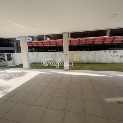 Apartamento com 72m², 2 quartos (sendo 1 suíte), 1 garagem, no bairro Jurerê Internacional em Florianópolis