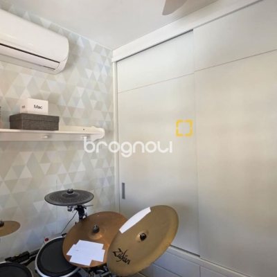 Apartamento com 91m², 3 quartos (sendo 1 suíte), 2 garagens, no bairro Trindade em Florianópolis