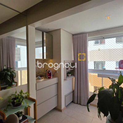 Apartamento com 91m², 3 quartos (sendo 1 suíte), 2 garagens, no bairro Trindade em Florianópolis