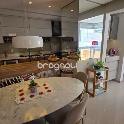 Apartamento com 91m², 3 quartos (sendo 1 suíte), 2 garagens, no bairro Trindade em Florianópolis