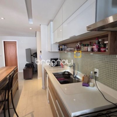 Apartamento com 91m², 3 quartos (sendo 1 suíte), 2 garagens, no bairro Trindade em Florianópolis
