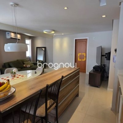 Apartamento com 91m², 3 quartos (sendo 1 suíte), 2 garagens, no bairro Trindade em Florianópolis