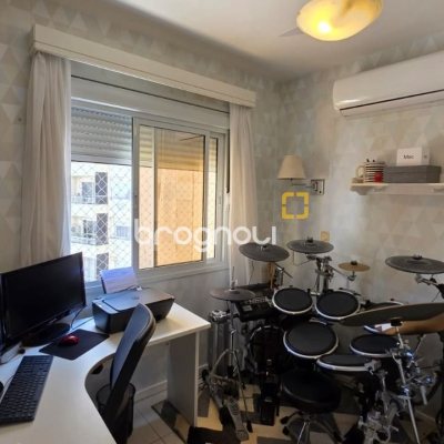 Apartamento com 91m², 3 quartos (sendo 1 suíte), 2 garagens, no bairro Trindade em Florianópolis