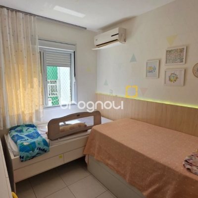 Apartamento com 91m², 3 quartos (sendo 1 suíte), 2 garagens, no bairro Trindade em Florianópolis
