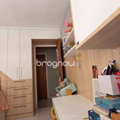 Apartamento com 91m², 3 quartos (sendo 1 suíte), 2 garagens, no bairro Trindade em Florianópolis