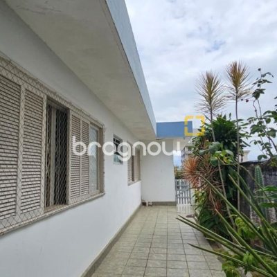 Casa com 288m², 4 garagens, no bairro Saco dos Limões em Florianópolis