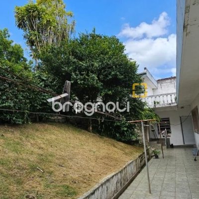 Casa com 288m², 4 garagens, no bairro Saco dos Limões em Florianópolis