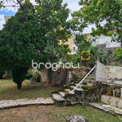 Casa com 288m², 4 garagens, no bairro Saco dos Limões em Florianópolis
