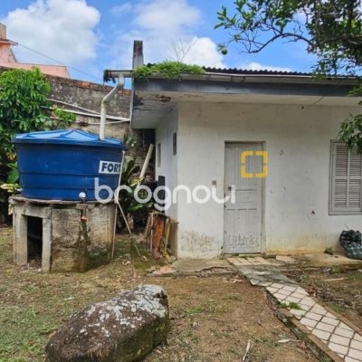 Casa com 288m², 4 garagens, no bairro Saco dos Limões em Florianópolis