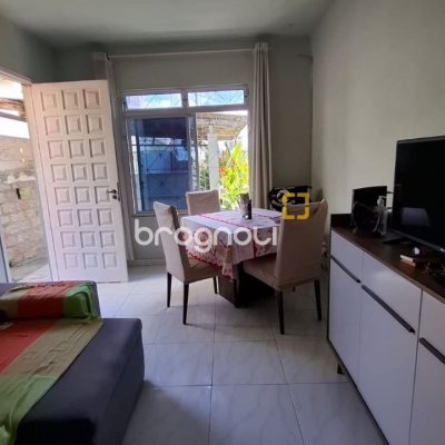 Casa com 70m², 3 quartos, 1 garagem, no bairro Barreiros em São José