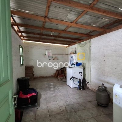 Casa com 70m², 3 quartos, 1 garagem, no bairro Barreiros em São José