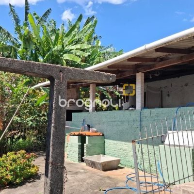 Casa com 70m², 3 quartos, 1 garagem, no bairro Barreiros em São José