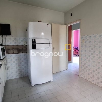 Casa com 70m², 3 quartos, 1 garagem, no bairro Barreiros em São José