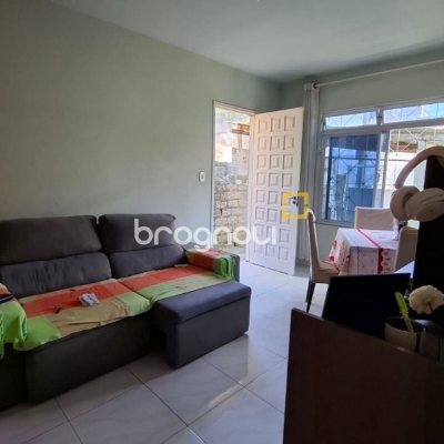 Casa com 70m², 3 quartos, 1 garagem, no bairro Barreiros em São José