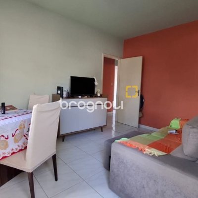 Casa com 70m², 3 quartos, 1 garagem, no bairro Barreiros em São José