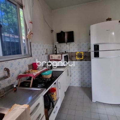 Casa com 70m², 3 quartos, 1 garagem, no bairro Barreiros em São José