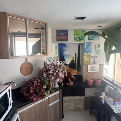 Apartamento com 75m², 2 quartos (sendo 1 suíte), 1 garagem, no bairro Canasvieiras em Florianópolis
