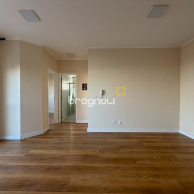 Apartamento com 58m², 2 quartos, 1 garagem, no bairro Estreito em Florianópolis
