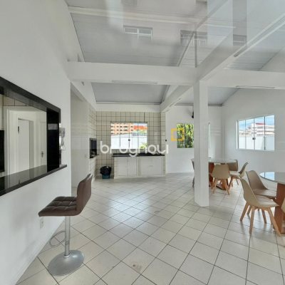 Apartamento com 58m², 2 quartos, 1 garagem, no bairro Estreito em Florianópolis