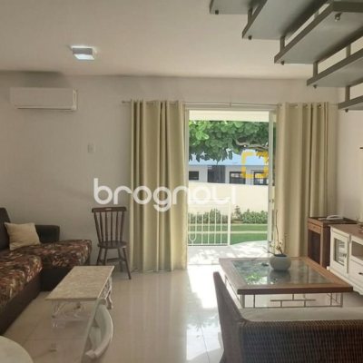 Casa de Condomínio com 103m², 2 quartos (sendo 2 suítes), 1 garagem, no bairro Canasvieiras em Florianópolis