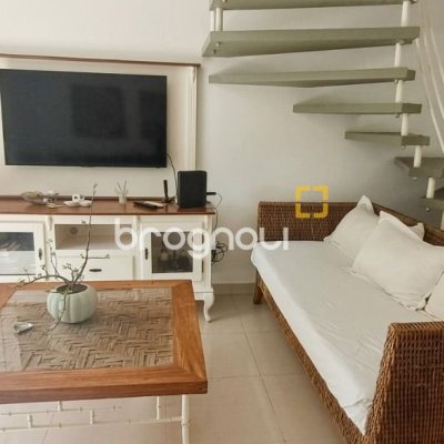 Casa de Condomínio com 103m², 2 quartos (sendo 2 suítes), 1 garagem, no bairro Canasvieiras em Florianópolis