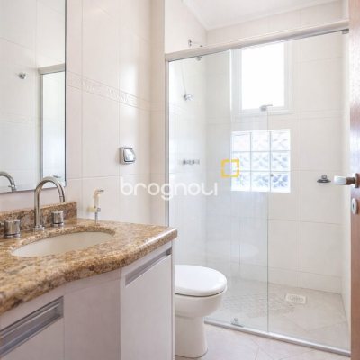 Casa de Condomínio com 103m², 2 quartos (sendo 2 suítes), 1 garagem, no bairro Canasvieiras em Florianópolis