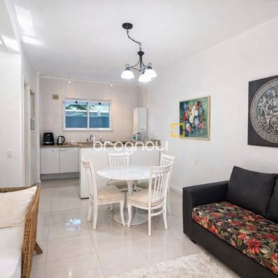Casa de Condomínio com 103m², 2 quartos (sendo 2 suítes), 1 garagem, no bairro Canasvieiras em Florianópolis
