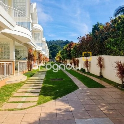 Casa de Condomínio com 103m², 2 quartos (sendo 2 suítes), 1 garagem, no bairro Canasvieiras em Florianópolis