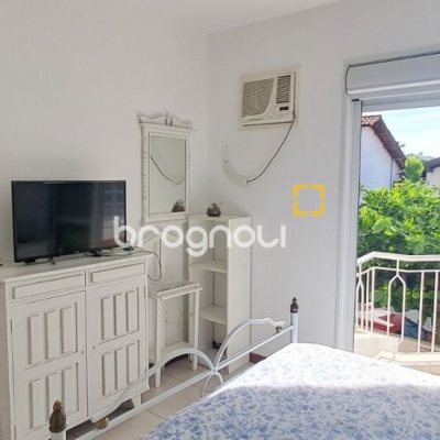 Casa de Condomínio com 103m², 2 quartos (sendo 2 suítes), 1 garagem, no bairro Canasvieiras em Florianópolis
