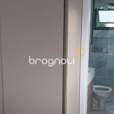 Casa com 162m², 3 quartos (sendo 3 suítes), 2 garagens, no bairro Campeche em Florianópolis