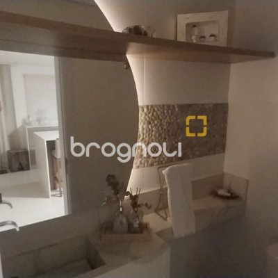 Casa com 162m², 3 quartos (sendo 3 suítes), 2 garagens, no bairro Campeche em Florianópolis