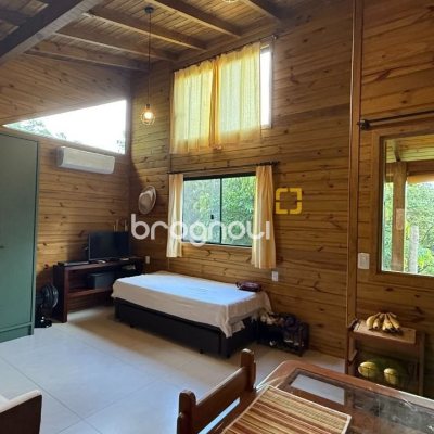 Sítio com 100m², 1 quarto, 3 garagens, no bairro Penha em Paulo Lopes