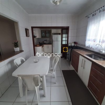 Casa com 150m², 3 quartos (sendo 1 suíte), 1 garagem, no bairro Serraria em São José