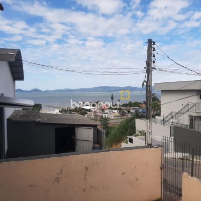 Casa com 150m², 3 quartos (sendo 1 suíte), 1 garagem, no bairro Serraria em São José